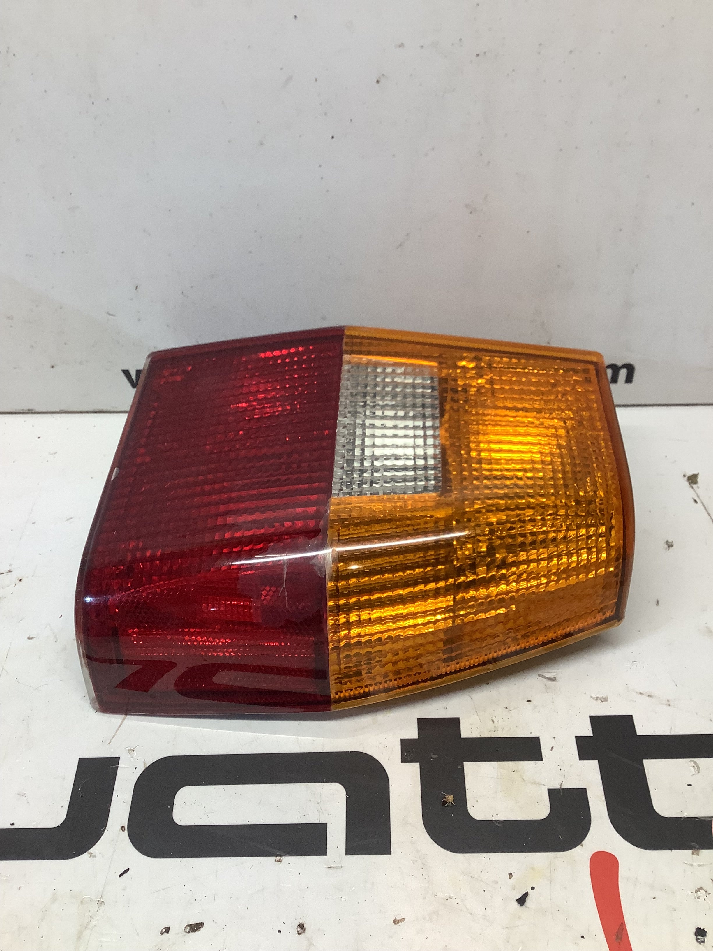 Passenger Taillight 855945218A