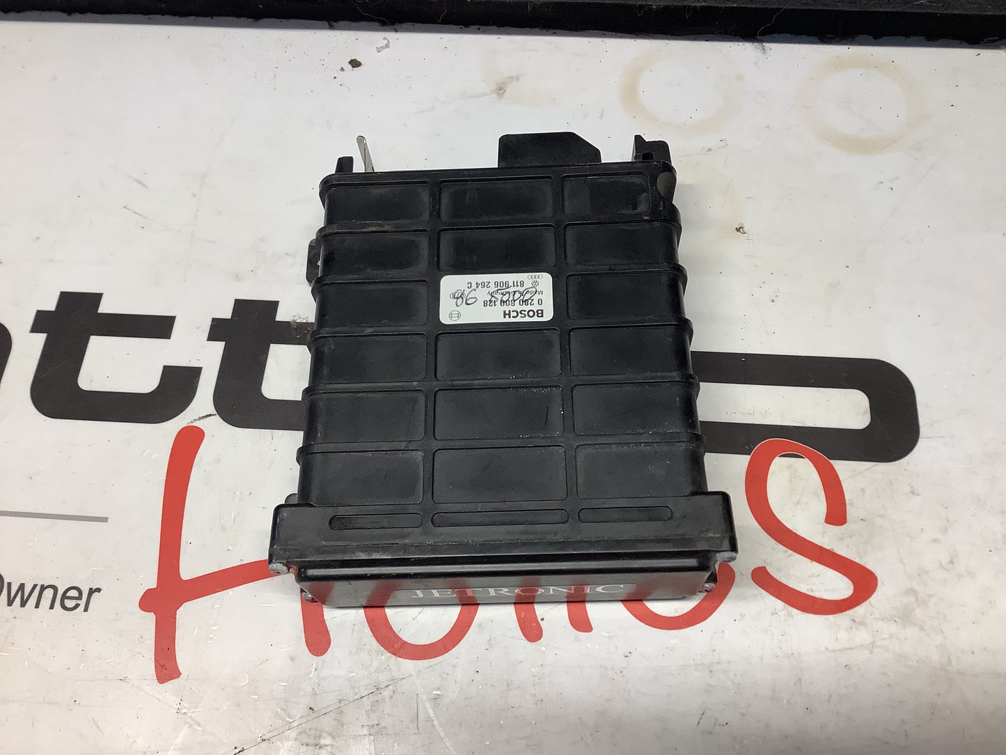 Engine Control Unit 811906264C  Bosch