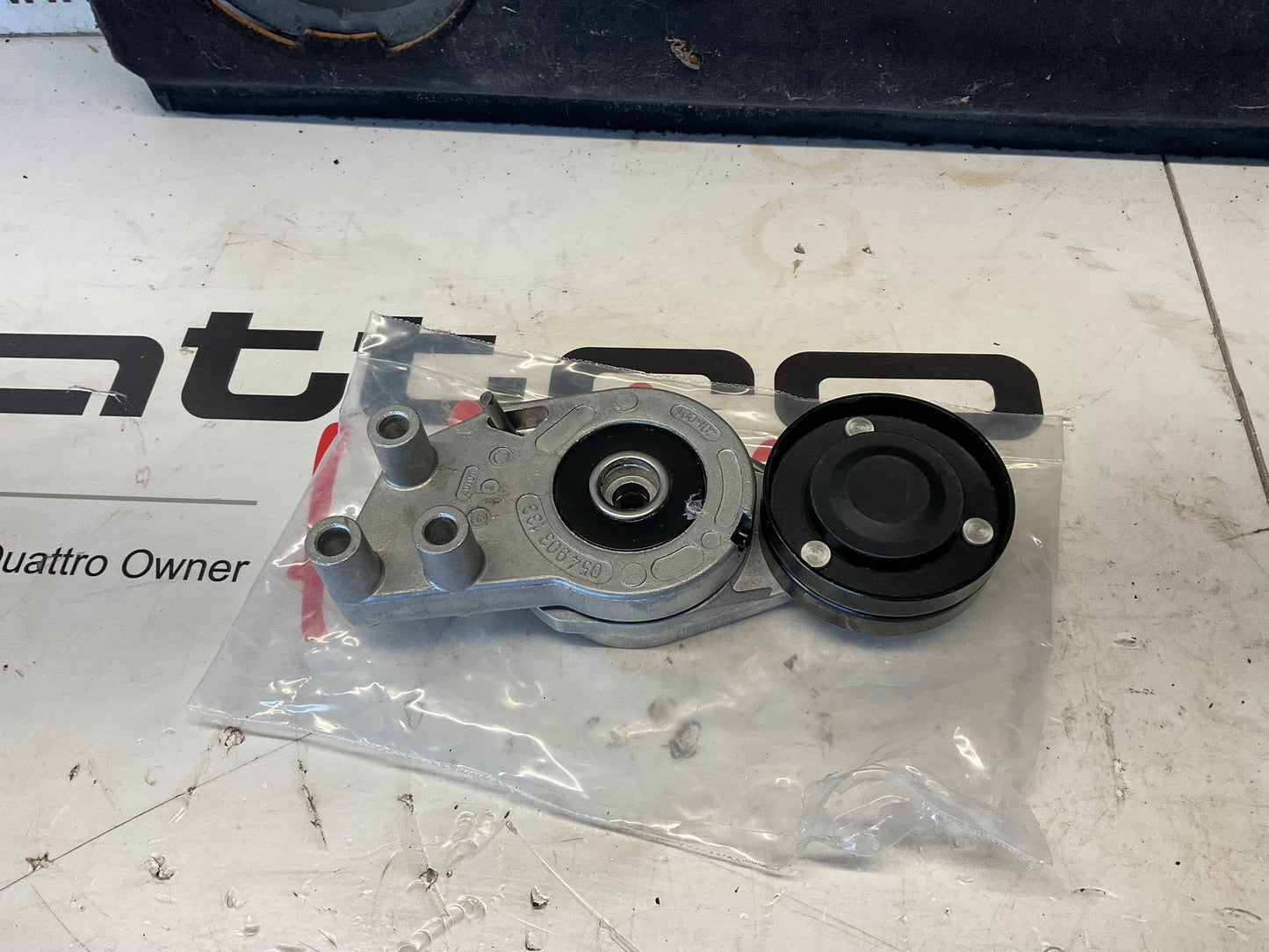 Serpentine Belt Tensioner 054903133  NOS