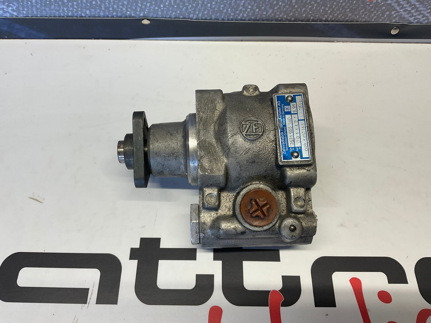 Power Steering Pump 049145155 NOS