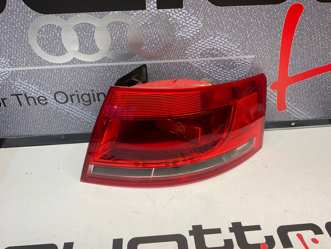 Passenger Tail Light 8H0945096E B7 Cabriolet