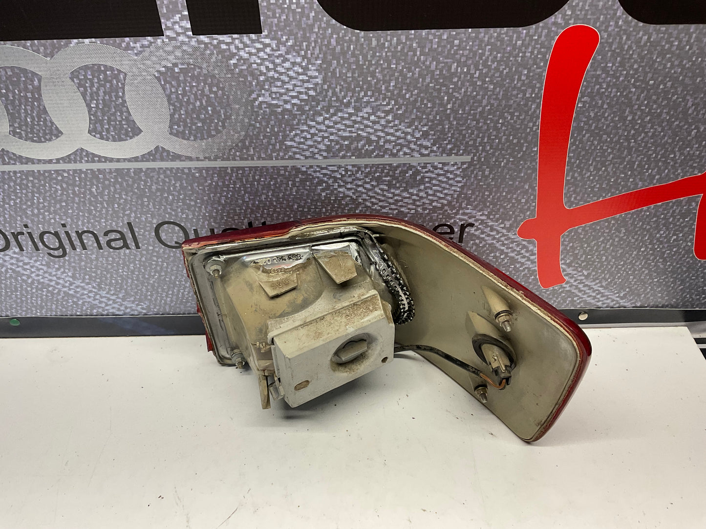 Driver Taillight 893945095C B3 90 20V