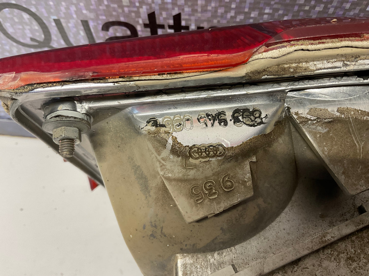 Driver Taillight 893945095C B3 90 20V