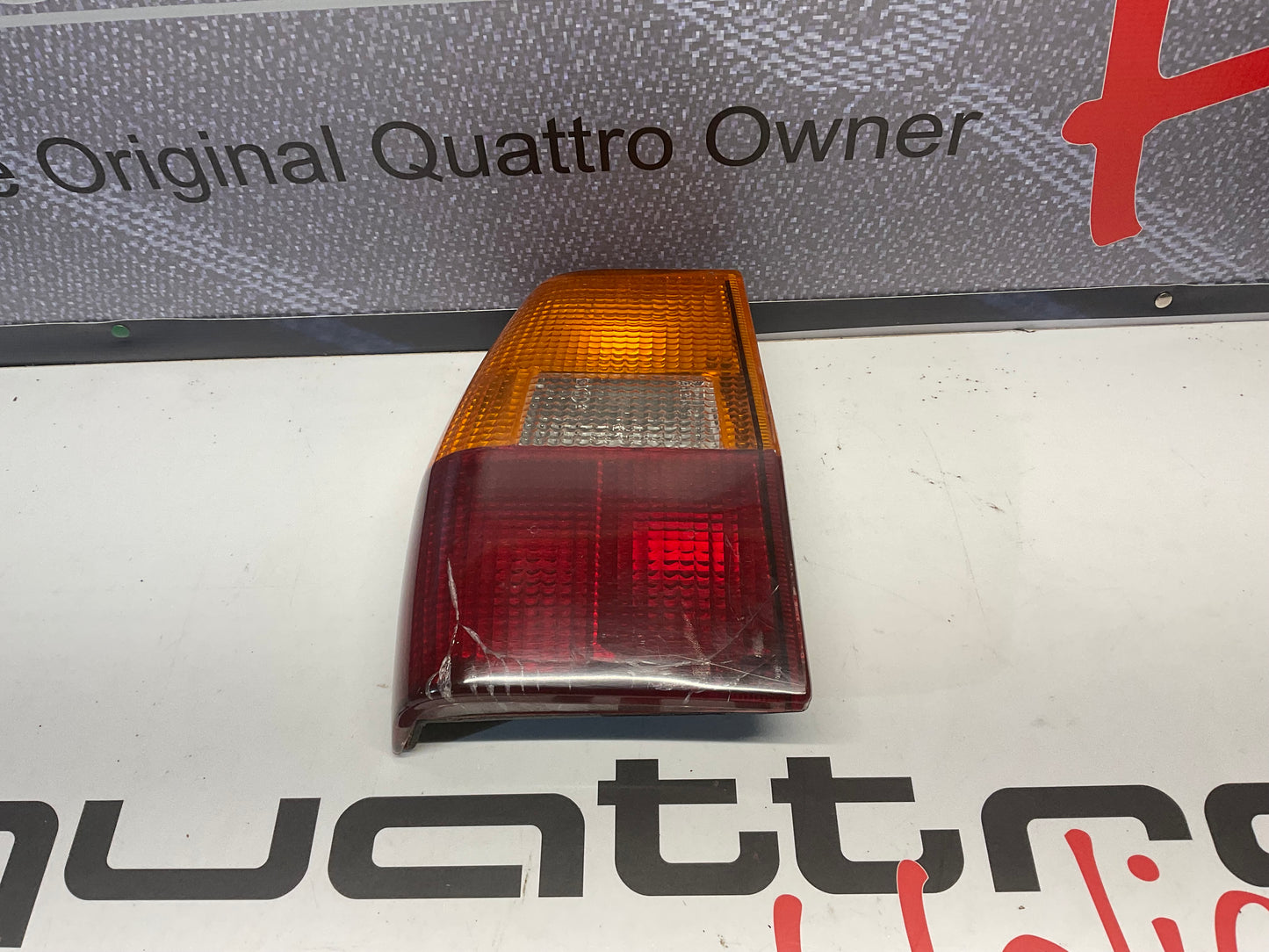 Driver Taillight 855945217 B2 UR