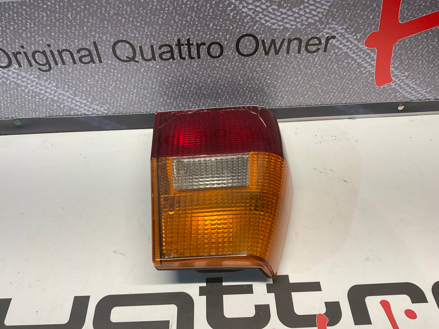 Driver Taillight 855945217 B2 UR