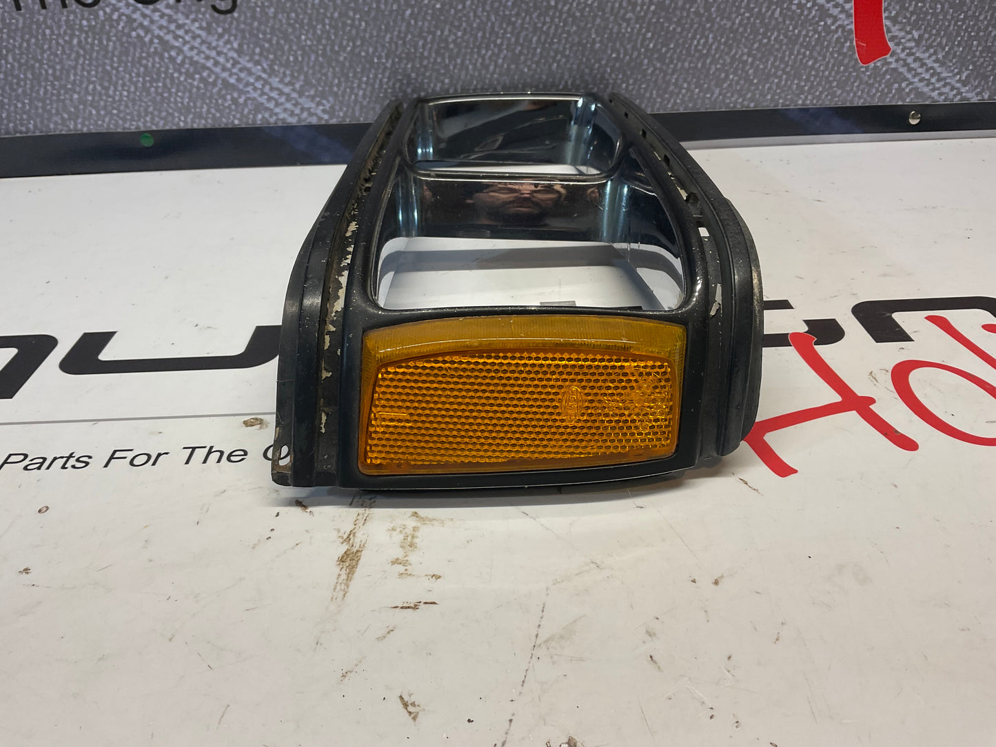 Driver Headlight Bezel 813941625C B2 URQ