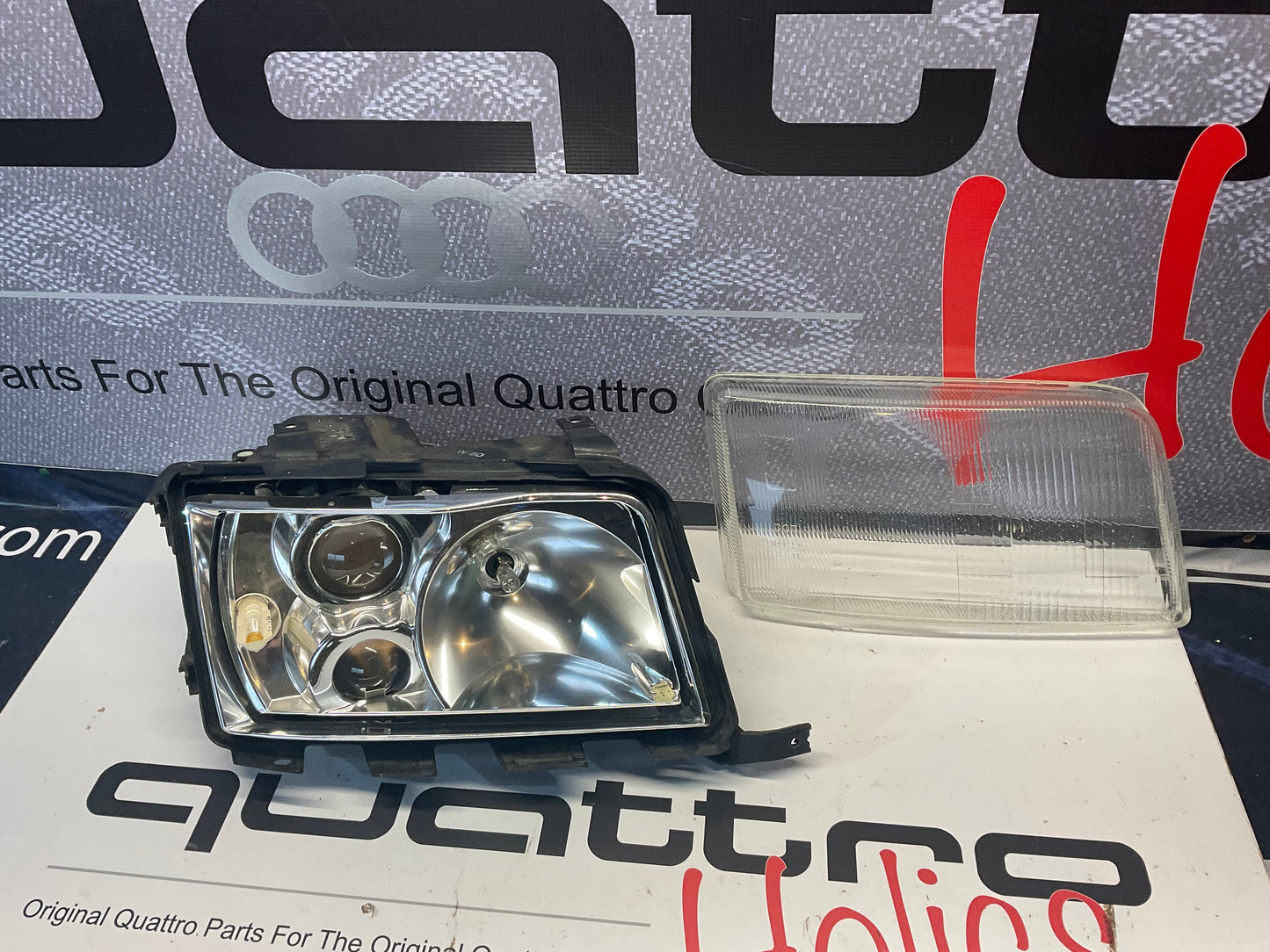 Passenger Headlight Complete Right 4A0941030F  C4 UrS4