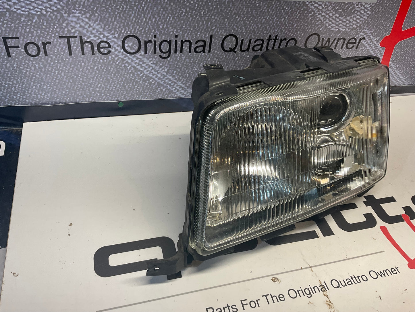 Driver Headlight Complete Left 4A0941029F  C4 UrS4