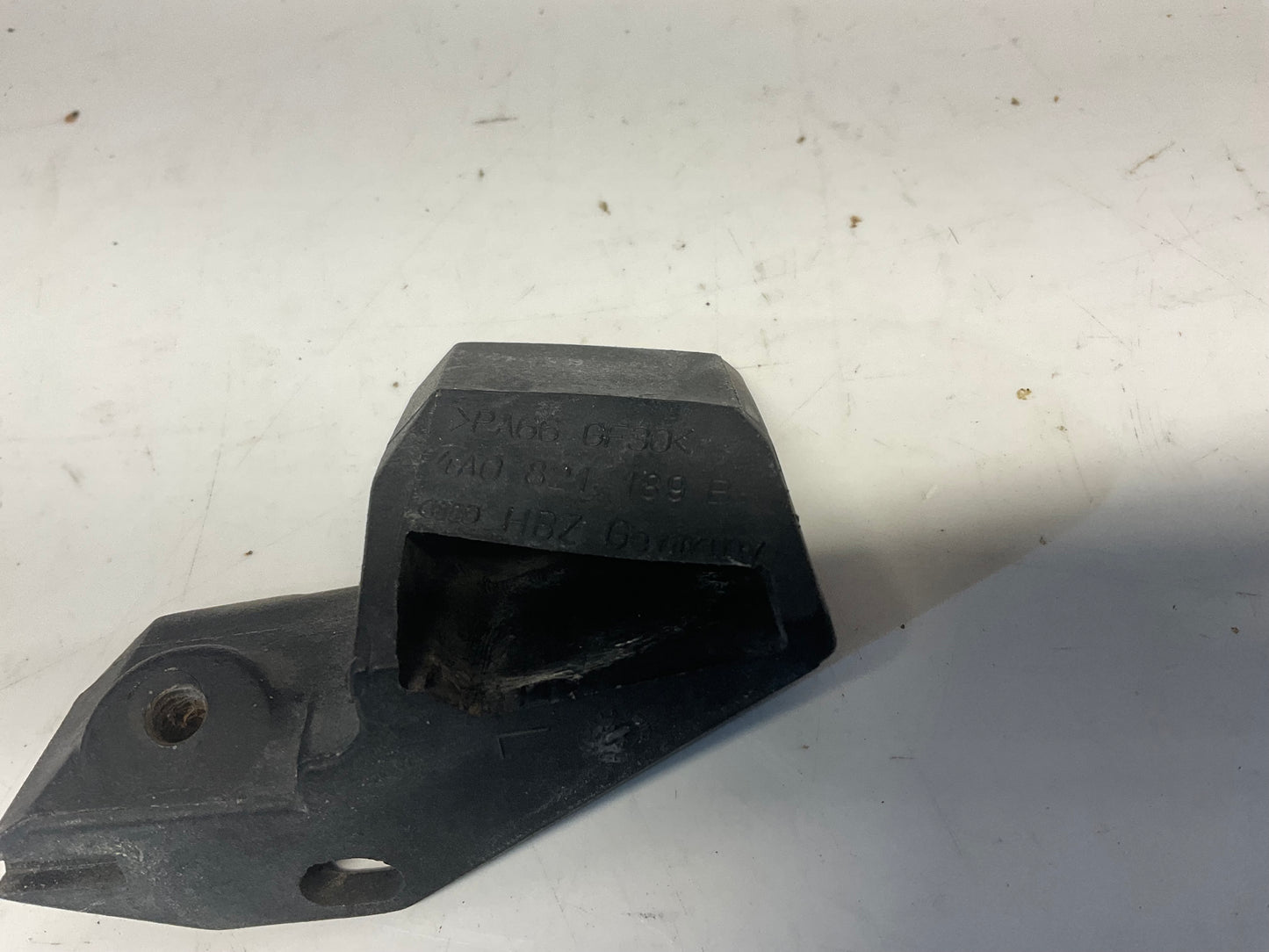 Driver Fender Grommet Left 4A0821189B