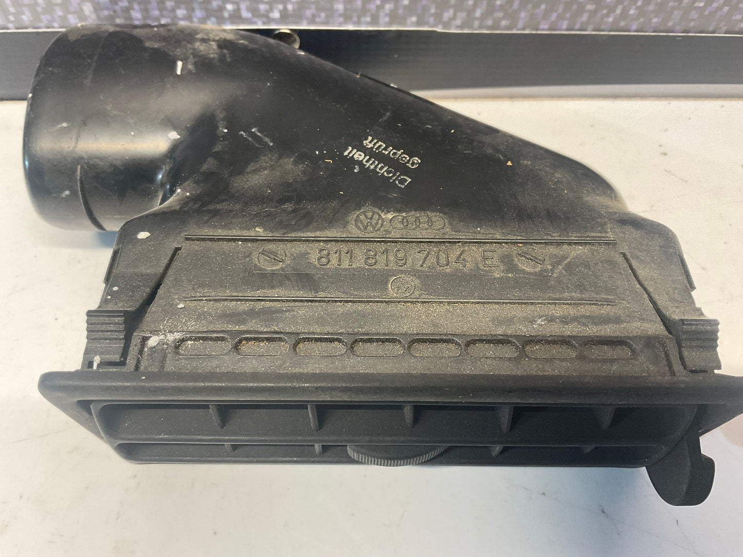 Dash Air Vent Right 811819704E  B2 Black