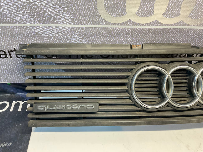 Front Quattro Grill & Rings 811853655C B2 UrQ