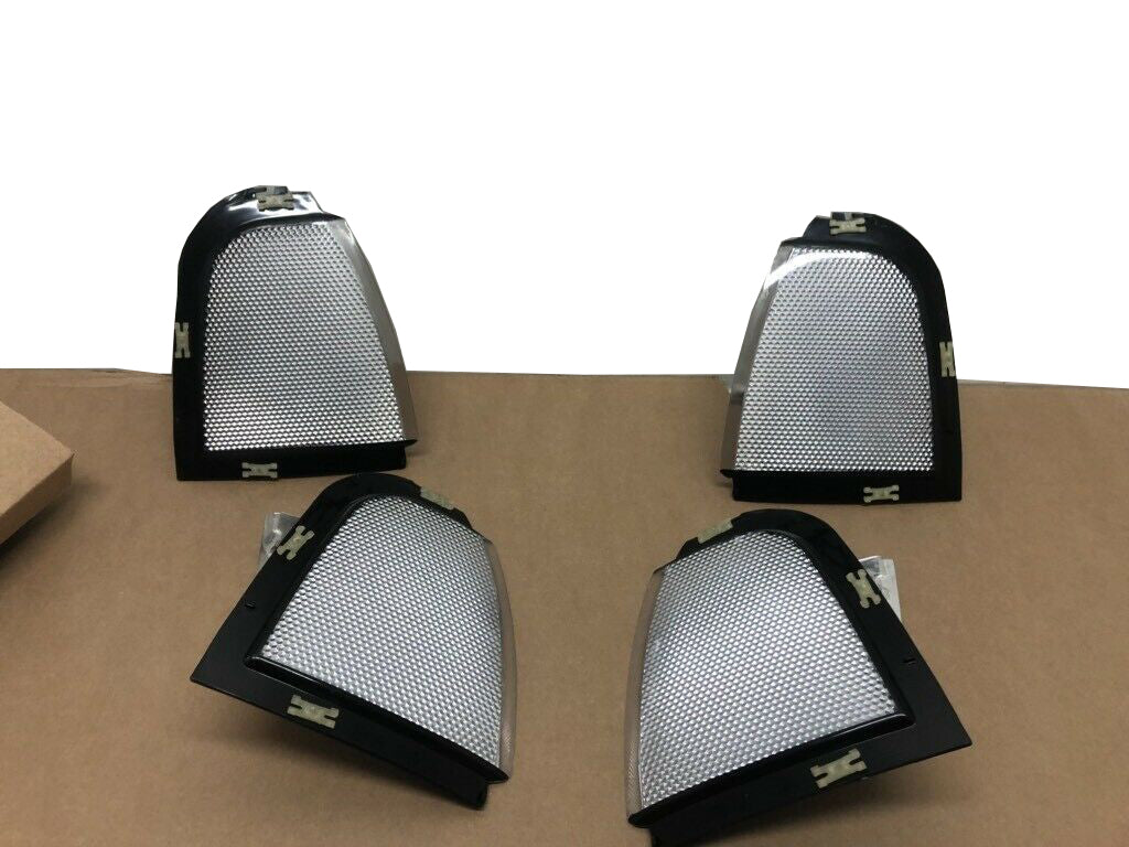Front Corner Reflectors Left and Right 447941625/447941626
